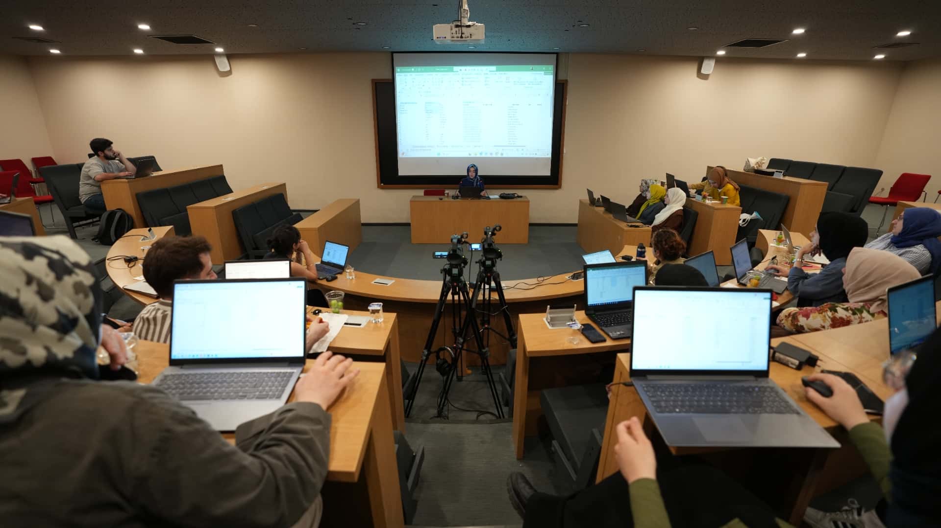 Microsoft Excel Uygulamalı Eğitimi 1. Ders Yapıldı