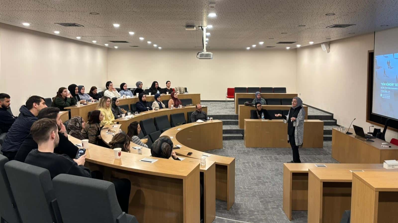 Üniversitemiz Mensuplarına Yönelik "Kim Kimdir?" Semineri Gerçekleştirildi